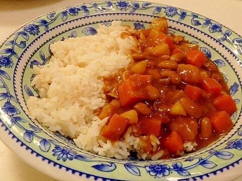 お肉の代わりに大豆のカレー